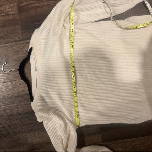 Women’s Athleta Cream Wool Sweater sz L - Picture 2 of 6